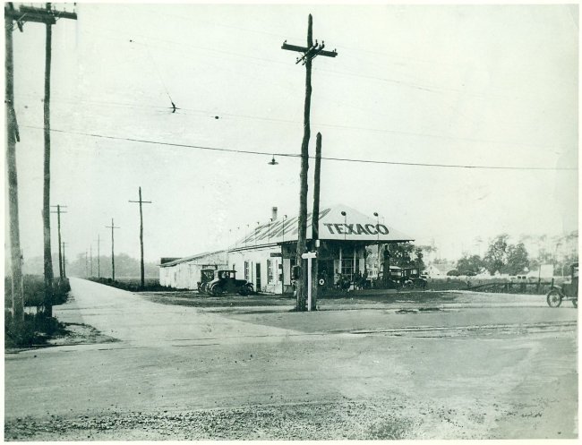 Wards Corner - 1926, Carroll Walker Collection